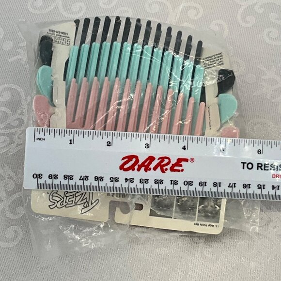T'zers Hair-Top Comb Set 3 Colors Plastic Holds Hair Securely - Picture 3 of 3